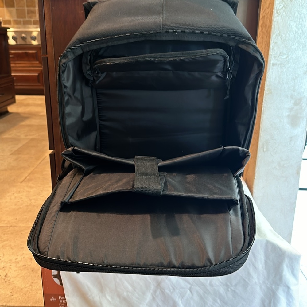 Gaems backpack - Picture 2 of 3
